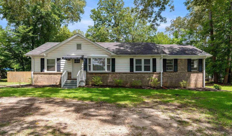 1216 1ST Ave, Alabaster, AL 35007 - 3 Beds, 2 Bath