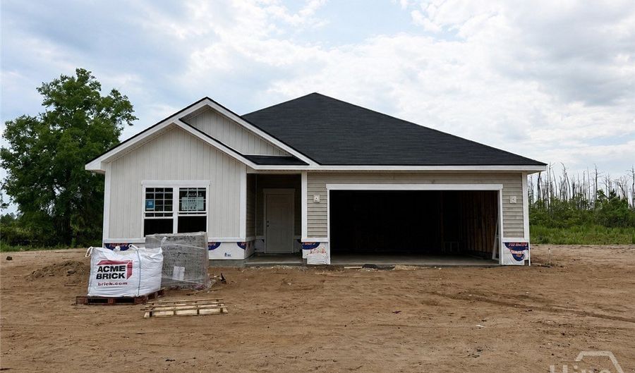 100 Cloverfield Dr SE, Allenhurst, GA 31301 - 4 Beds, 2 Bath