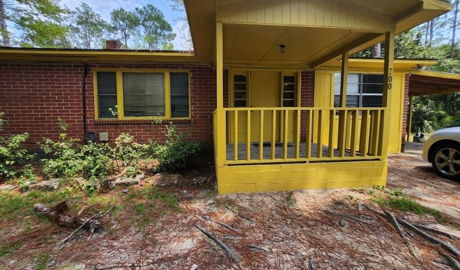 700 Walnut St, Albany, GA 31707 - 3 Beds, 2 Bath