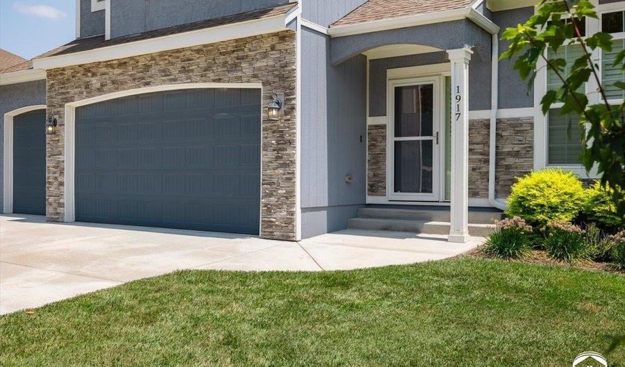 1917 N 153rd Ter, Basehor, KS 66007 - 4 Beds, 3 Bath