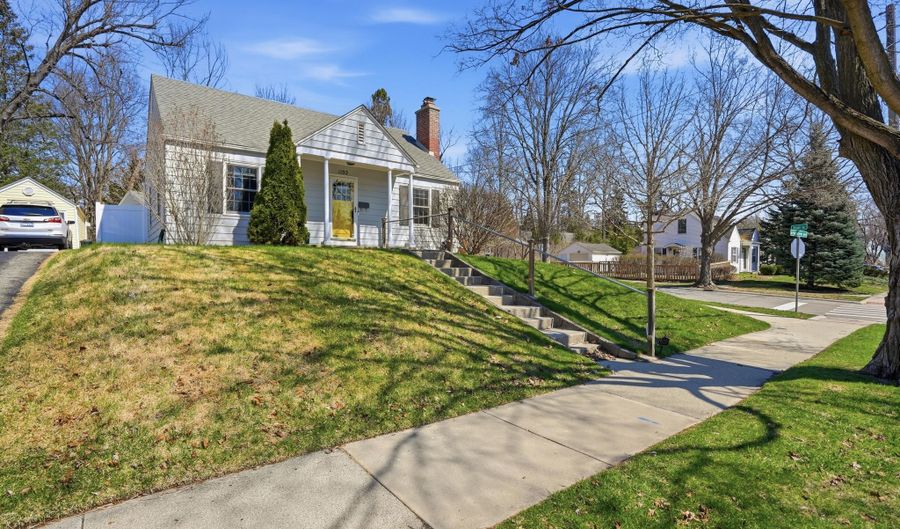 1102 Arborview Blvd, Ann Arbor, MI 48103 - 2 Beds, 1 Bath