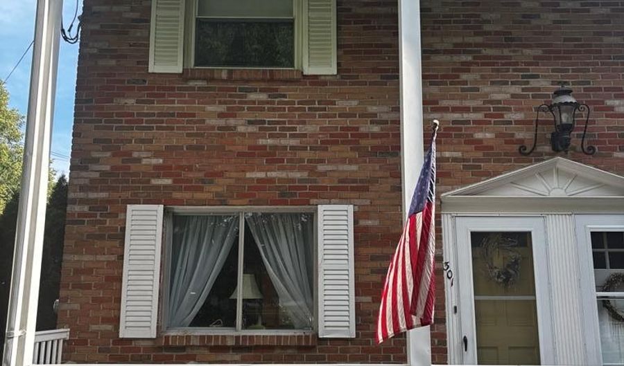 301 W Walnut St, Ashland, OH 44805 - 2 Beds, 2 Bath