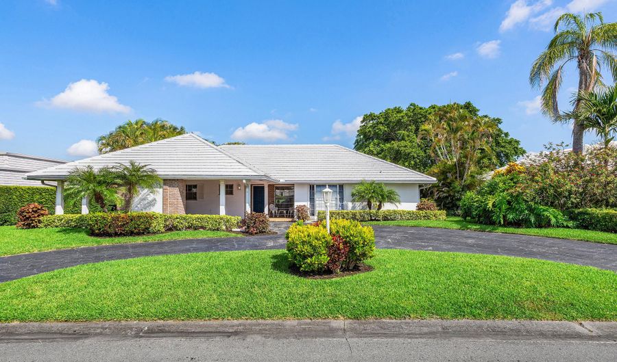 367 Villa Dr S, Atlantis, FL 33462 - 4 Beds, 2 Bath
