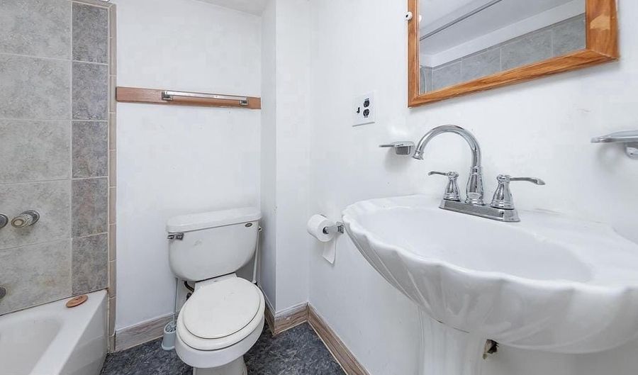 218 KINGSTON Ave, Barrington, NJ 08007 - 5 Beds, 4 Bath