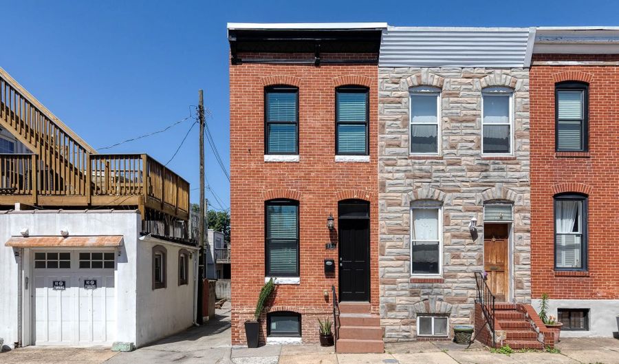 734 S ROBINSON St, Baltimore, MD 21224 - 3 Beds, 4 Bath
