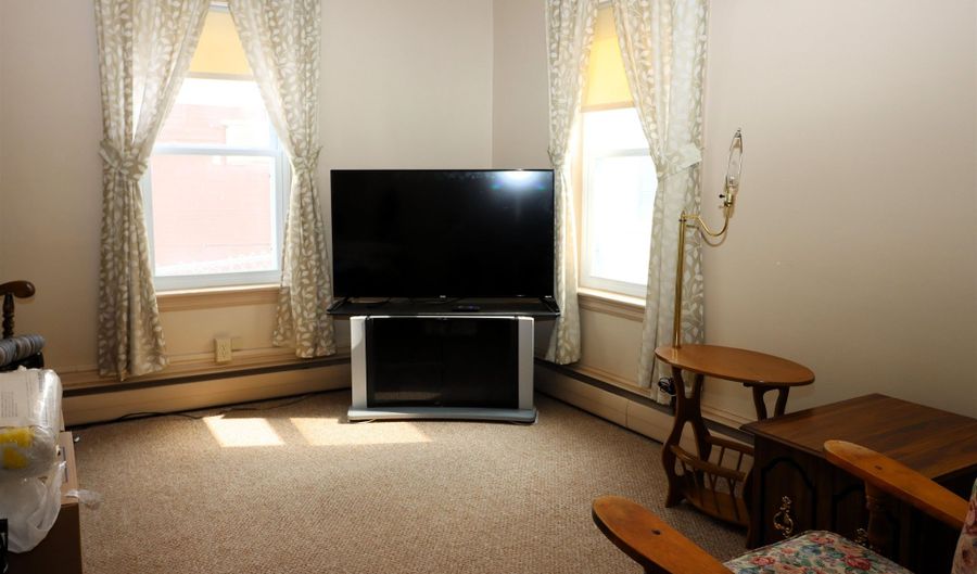 612 Rockingham St, Berlin, NH 03570 - 3 Beds, 1 Bath
