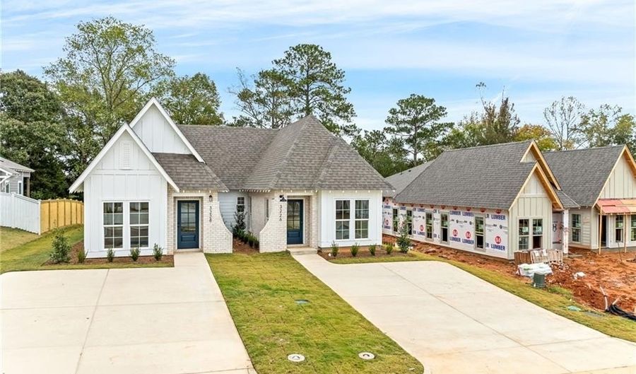 03226 BRADLEY Ln, Auburn, AL 36830 - 2 Beds, 2 Bath