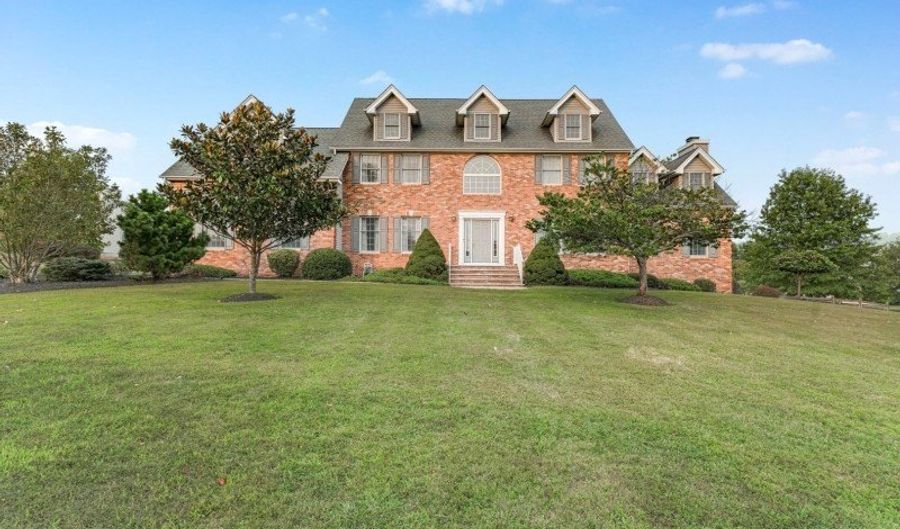 8 Hemingway Dr, Alexandria Twp., NJ 08848 - 4 Beds, 4 Bath