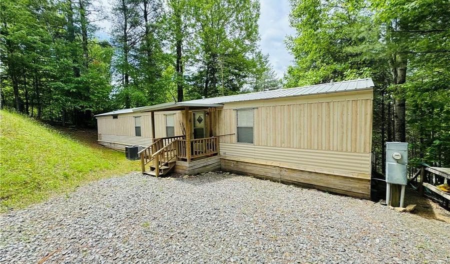 477 Parkway Dr, Jefferson, NC 28694 - 2 Beds, 2 Bath