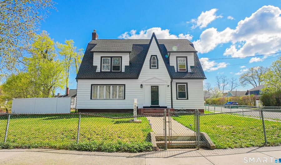 1210 Laurel Ave, Bridgeport, CT 06604 - 5 Beds, 3 Bath