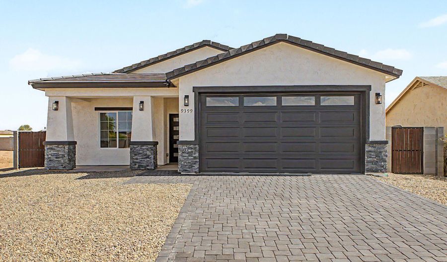 9399 W CONCORDIA Dr, Arizona City, AZ 85123 - 3 Beds, 2 Bath