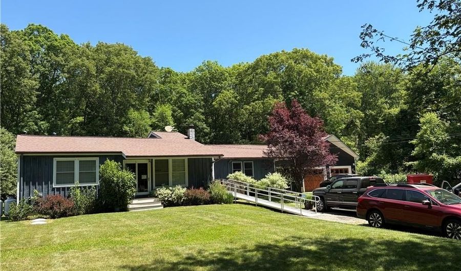 11 Paris Irons Rd, Glocester, RI 02857 - 3 Beds, 3 Bath