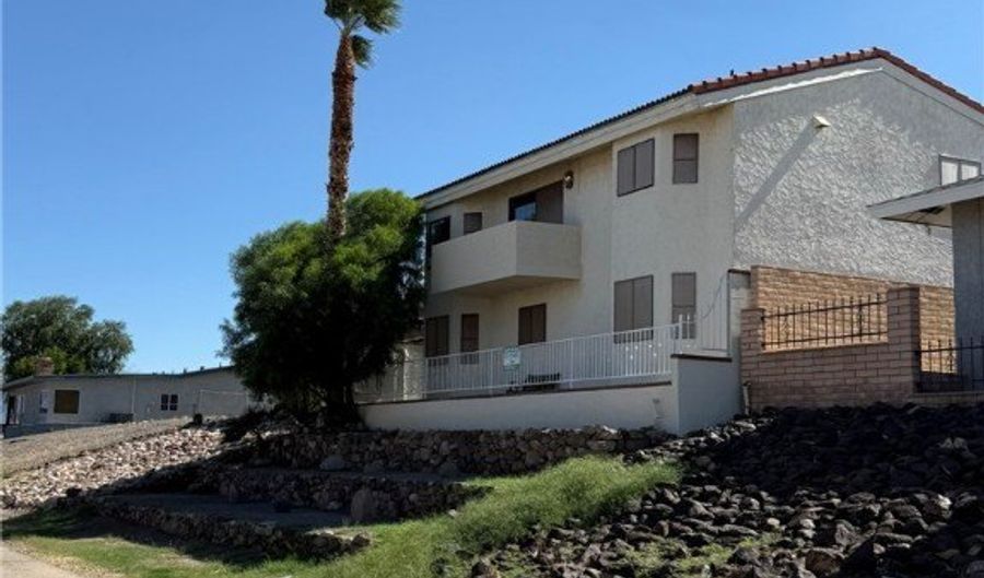 1057 Terrace Dr, Bullhead City, AZ 86442 - 4 Beds, 3 Bath