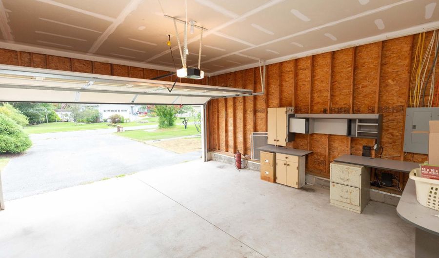 30997 OAK LEAF Dr, Lewes, DE 19958 - 3 Beds, 2 Bath