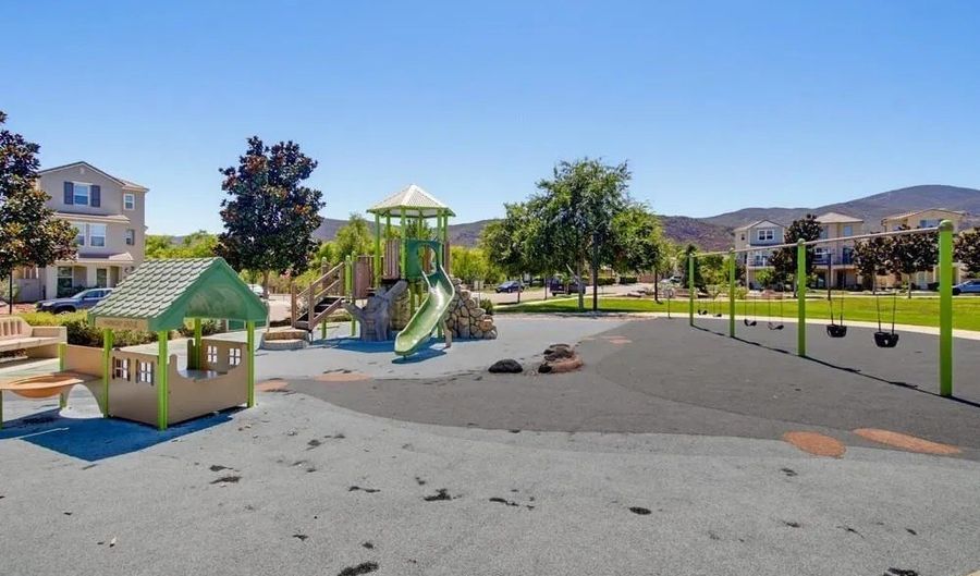21840 Deer Grass Dr, Escondido, CA 92029 - 5 Beds, 5 Bath