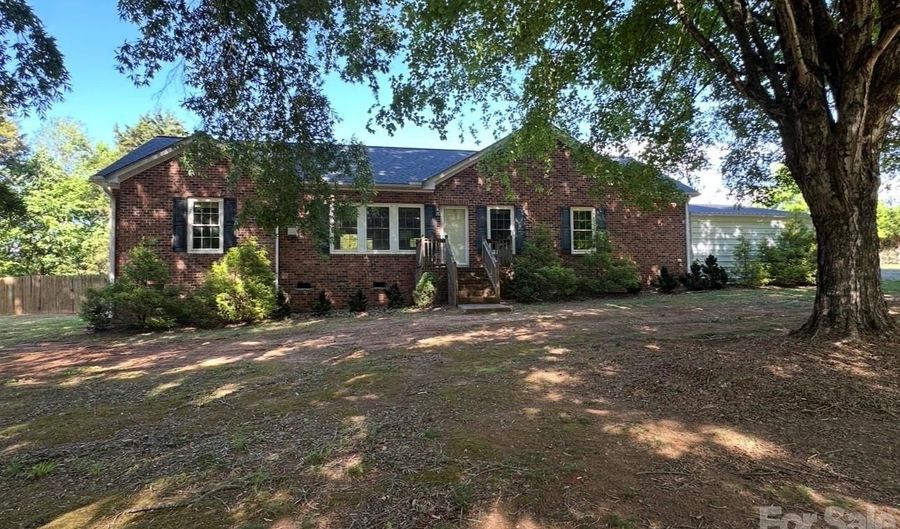 172 Jesse King Rd, Advance, NC 27006 - 3 Beds, 2 Bath
