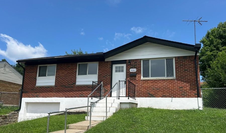 4382 Valence Dr, Delhi, OH 45238 - 3 Beds, 2 Bath