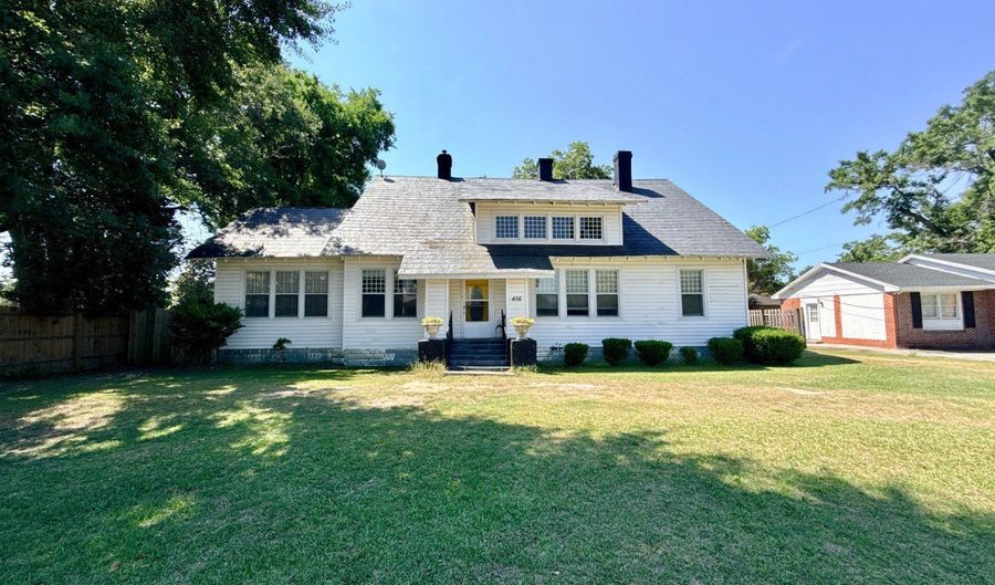 456 Main St, Barnwell, SC 29812 - 3 Beds, 3 Bath