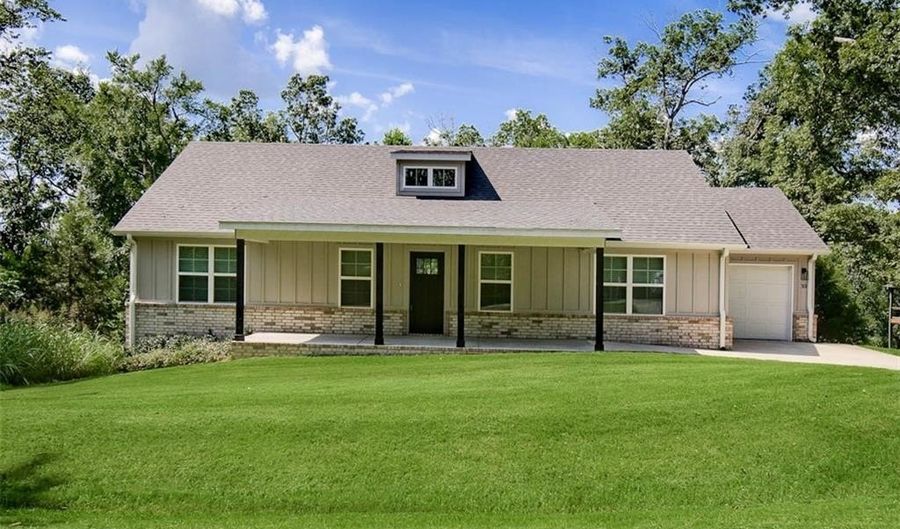 30 Lambourn Dr, Bella Vista, AR 72714 - 3 Beds, 2 Bath