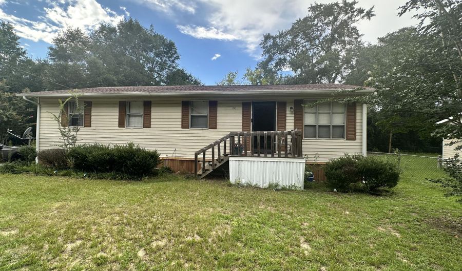 150 Davis St, Blackville, SC 29817 - 3 Beds, 2 Bath