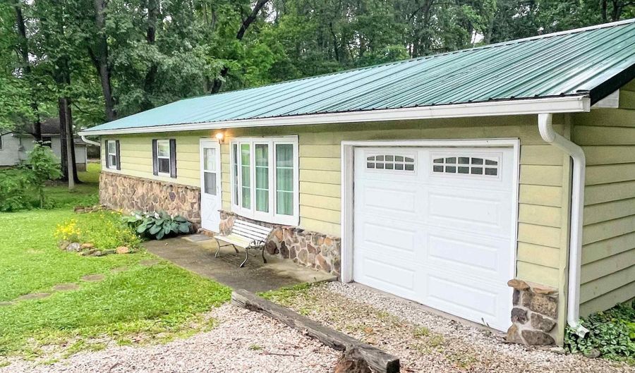 1136 Art Gallery Rd, Bedford, IN 47421 - 3 Beds, 1 Bath