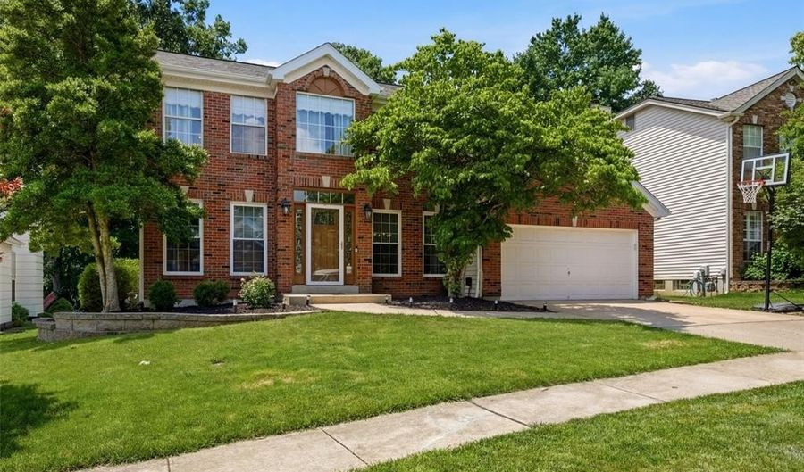 305 Oak Top Ct, Ballwin, MO 63021 - 4 Beds, 3 Bath