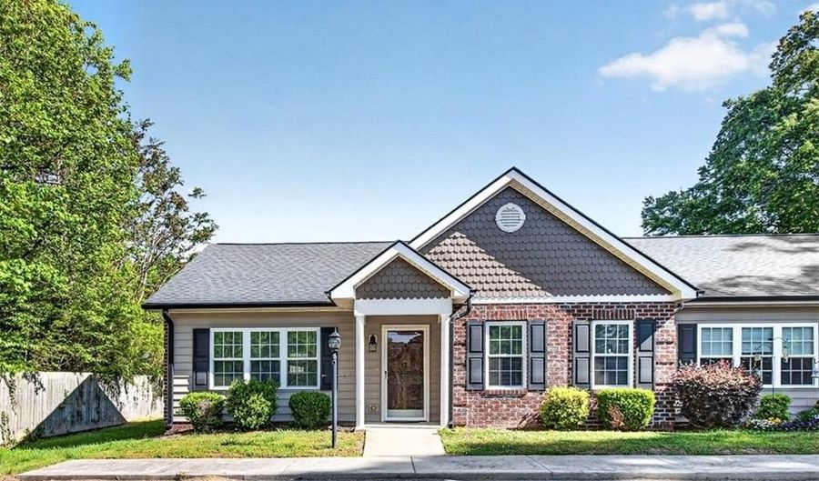 716 Dixon Ave A, Asheboro, NC 27203 - 2 Beds, 2 Bath