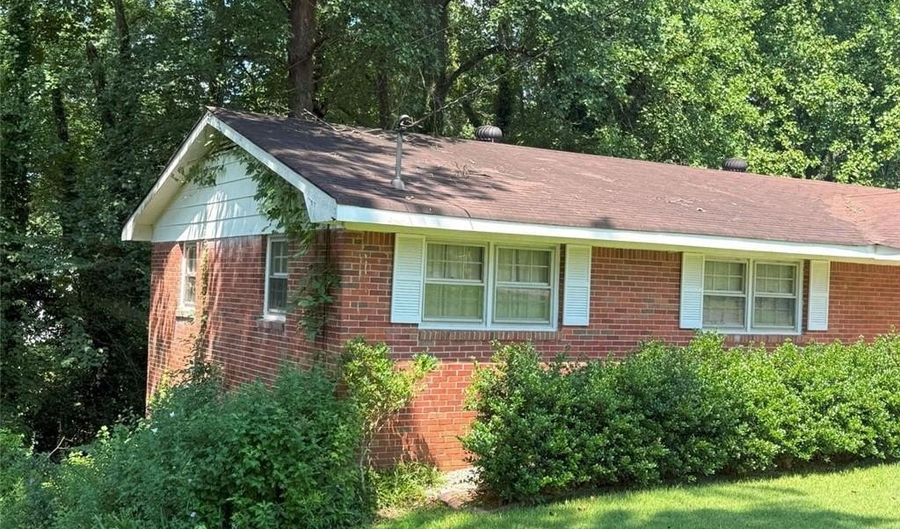 6356 FITZGERALD Ln, Austell, GA 30168 - 3 Beds, 2 Bath