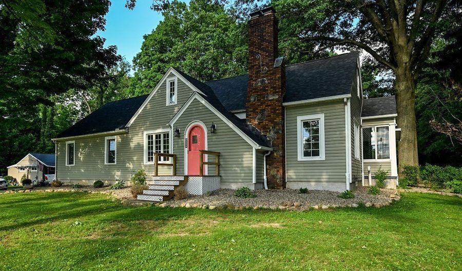 1922 State Route 44, Atwater, OH 44201 - 4 Beds, 2 Bath