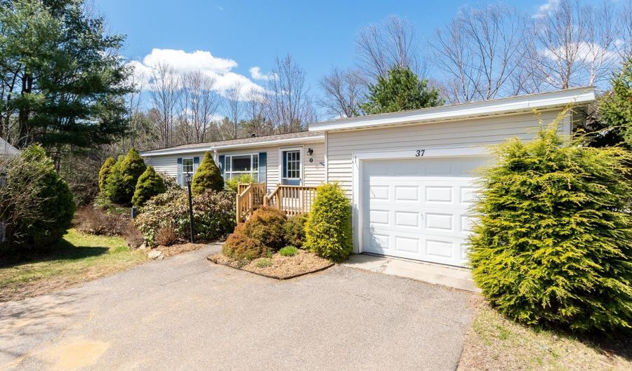 37 Magnolia Ln, Belmont, NH 03220 - 2 Beds, 2 Bath