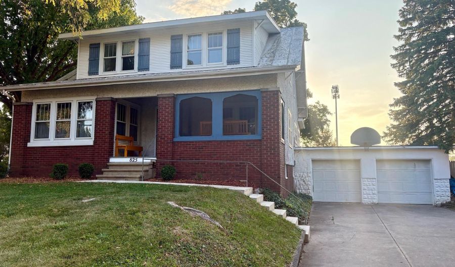 825 N Indiana Ave, Auburn, IN 46706 - 4 Beds, 2 Bath