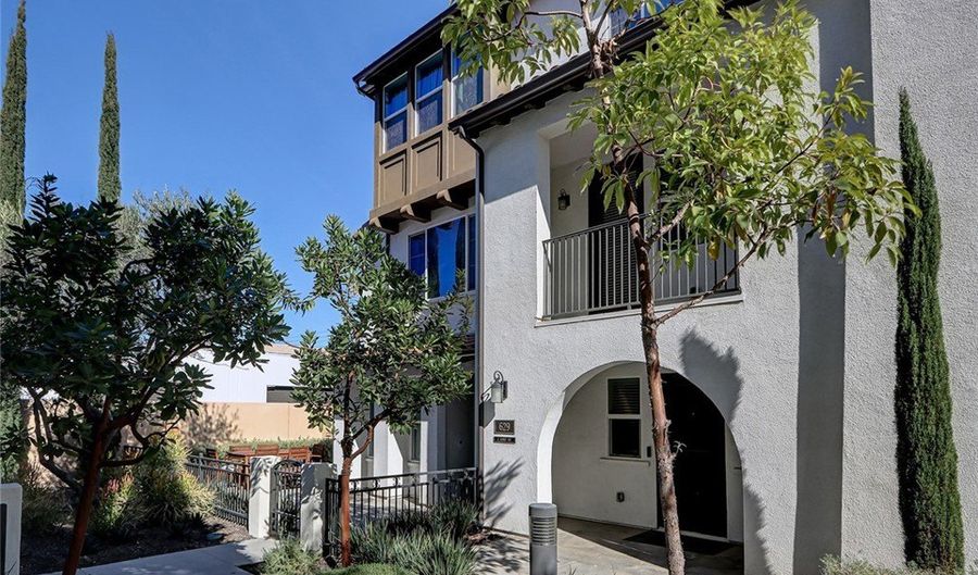 629 S Kinney, Anaheim, CA 92805 - 3 Beds, 3 Bath
