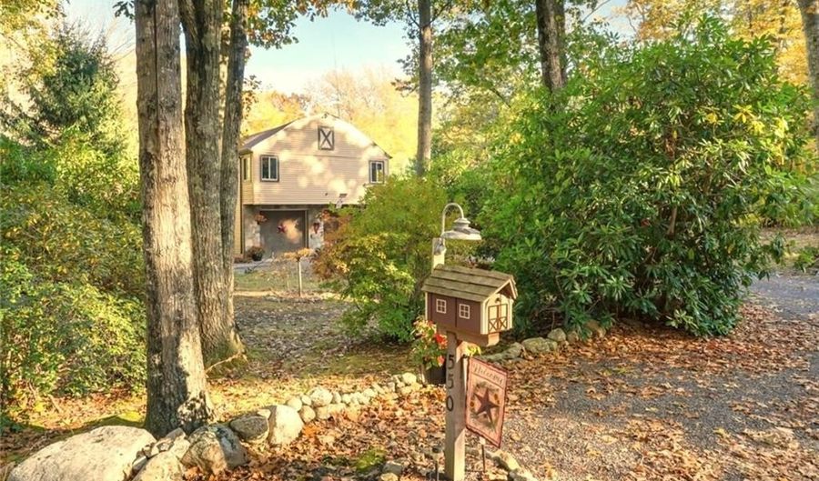 550 Twin Brook Ln, Coventry, RI 02816 - 3 Beds, 2 Bath