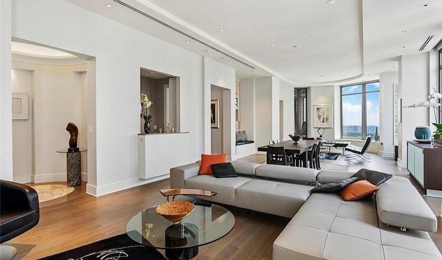 3376 Peachtree Rd NE 44B, Atlanta, GA 30326 - 3 Beds, 4 Bath