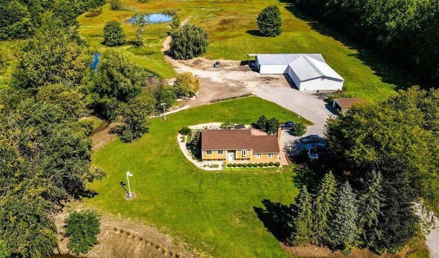 6019 New London Rd, Ashtabula, OH 44004 - 3 Beds, 3 Bath