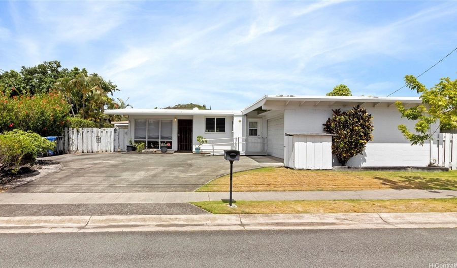 1392 Kahili St, Kailua, HI 96734 - 3 Beds, 2 Bath