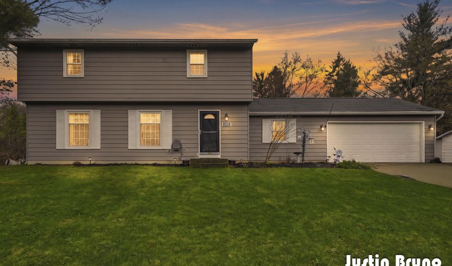 6866 Adaside Dr SE, Ada, MI 49301 - 4 Beds, 2 Bath