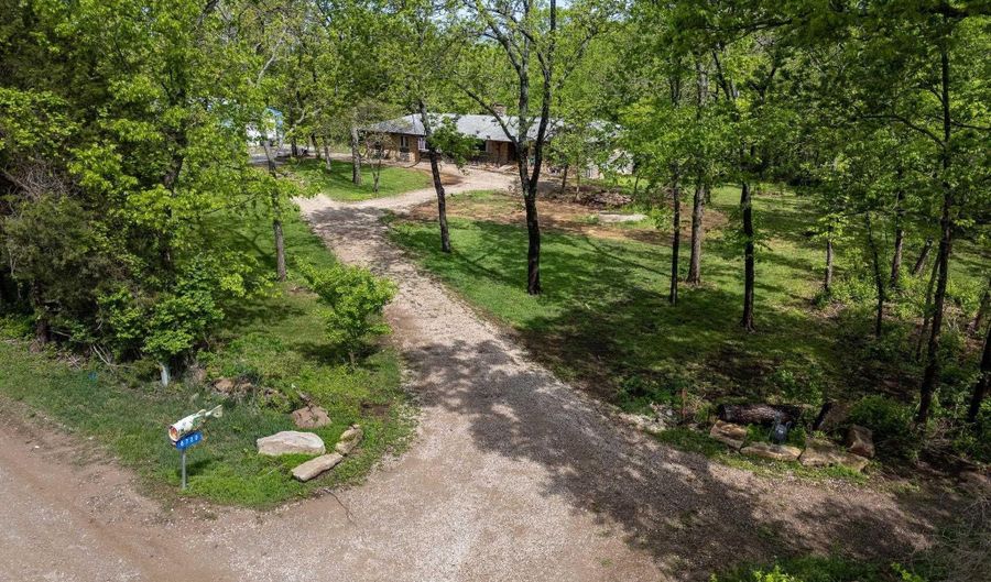 8720 SW 85th St, Auburn, KS 66402 - 3 Beds, 4 Bath