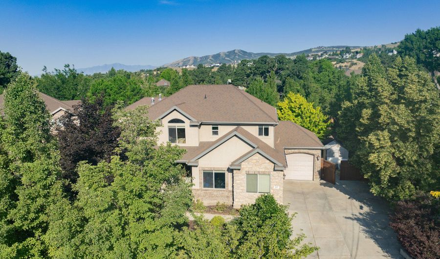 357 N MAIN, Alpine, UT 84004 - 6 Beds, 4 Bath