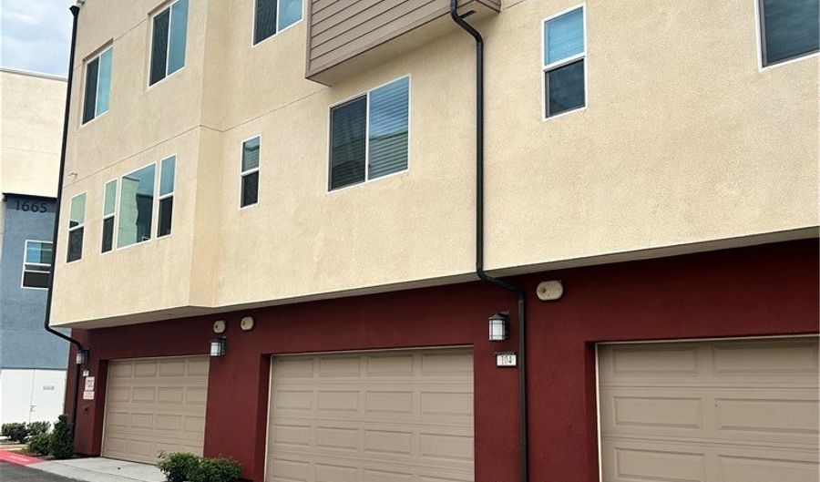 1669 W Lincoln Ave 104, Anaheim, CA 92801 - 3 Beds, 3 Bath