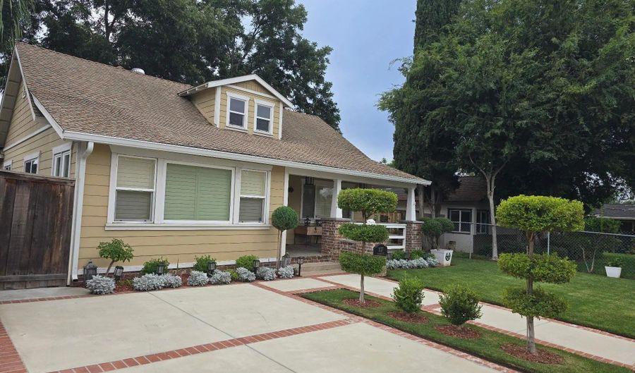 1127 E Grand Ave, Escondido, CA 92025 - 2 Beds, 1 Bath