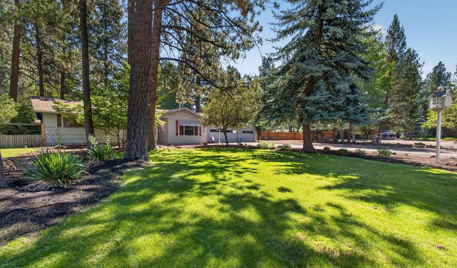 60822 Onyx St, Bend, OR 97702 - 3 Beds, 2 Bath