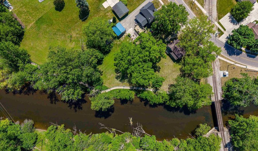 329 Ely St, Alma, MI 48801 - 3 Beds, 2 Bath