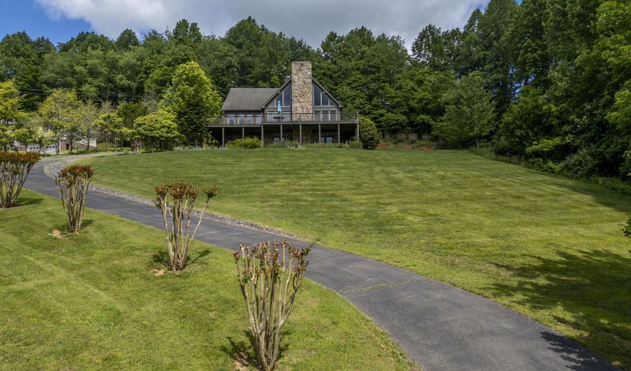 14346 White Top Vw, Abingdon, VA 24210 - 3 Beds, 4 Bath