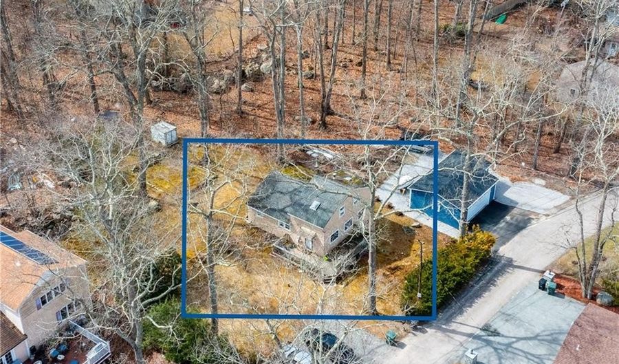 281 Richardson Rd, Coventry, RI 02816 - 3 Beds, 1 Bath