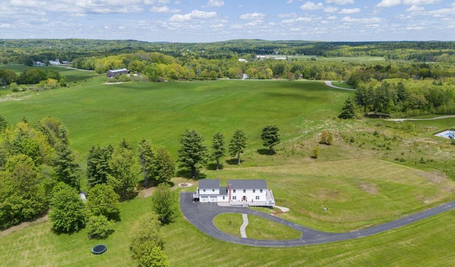 37 Trolly Farm Way, Falmouth, ME 04105 - 6 Beds, 6 Bath