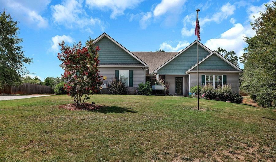 303 Plantation Pt, Anderson, SC 29625 - 3 Beds, 2 Bath