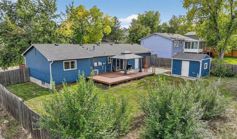10571 Parfet Ct, Broomfield, CO 80021 - 4 Beds, 2 Bath