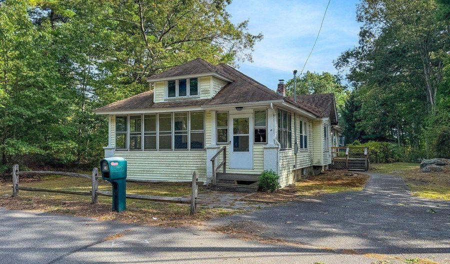 14 Brook St, Ayer, MA 01432 - 3 Beds, 1 Bath