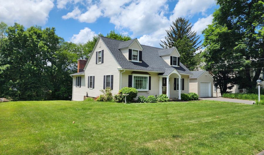 124 Pilgrim Rd, Bristol, CT 06010 - 2 Beds, 2 Bath